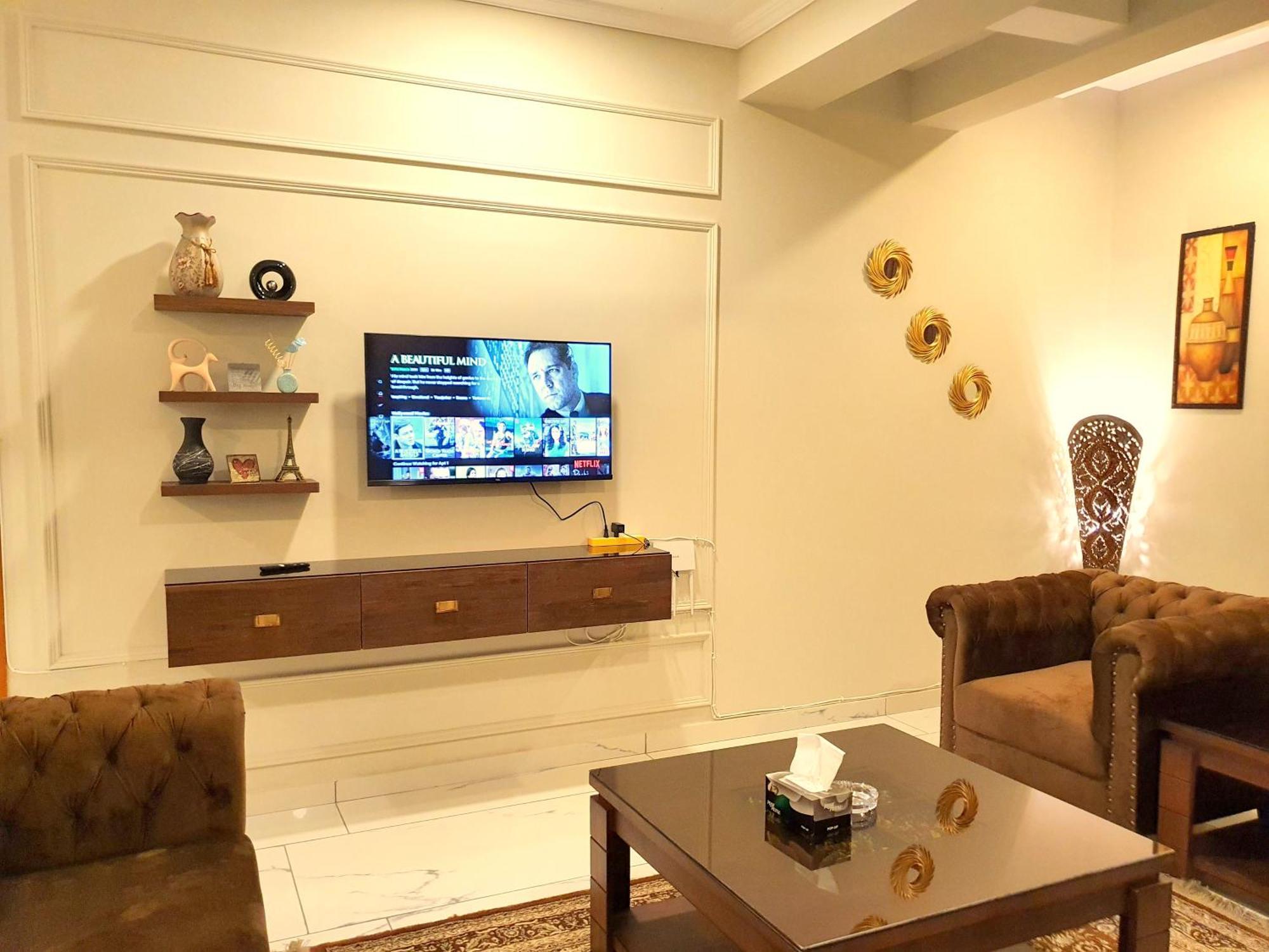 Luxurious Landing Apartments & Suites Bahria Town Rawalpindi Room photo