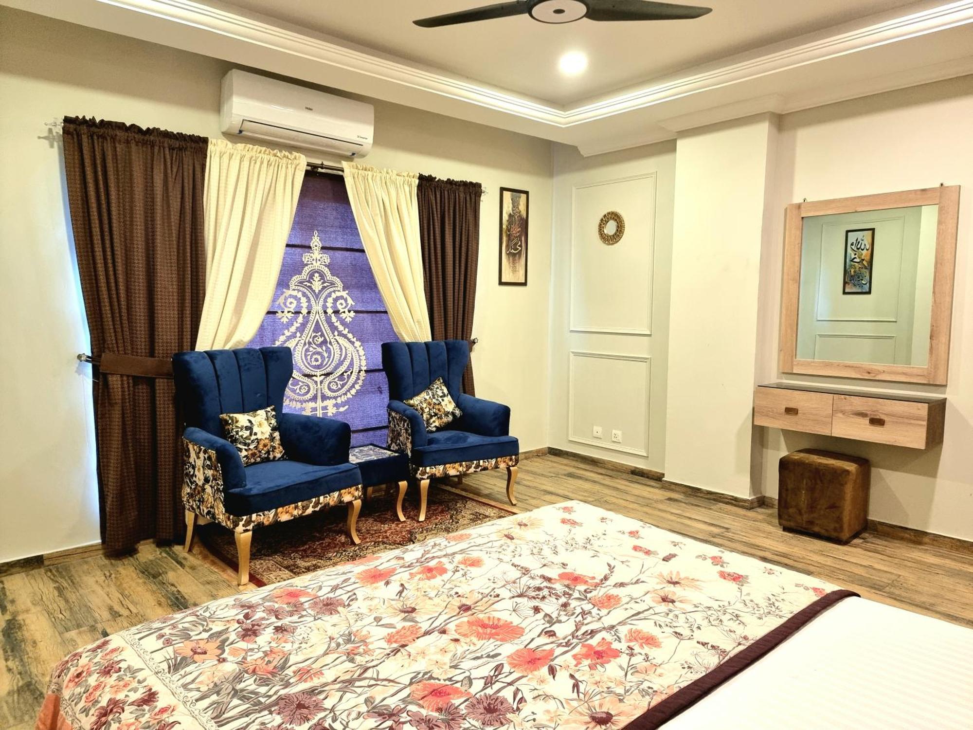 Luxurious Landing Apartments & Suites Bahria Town Rawalpindi Room photo