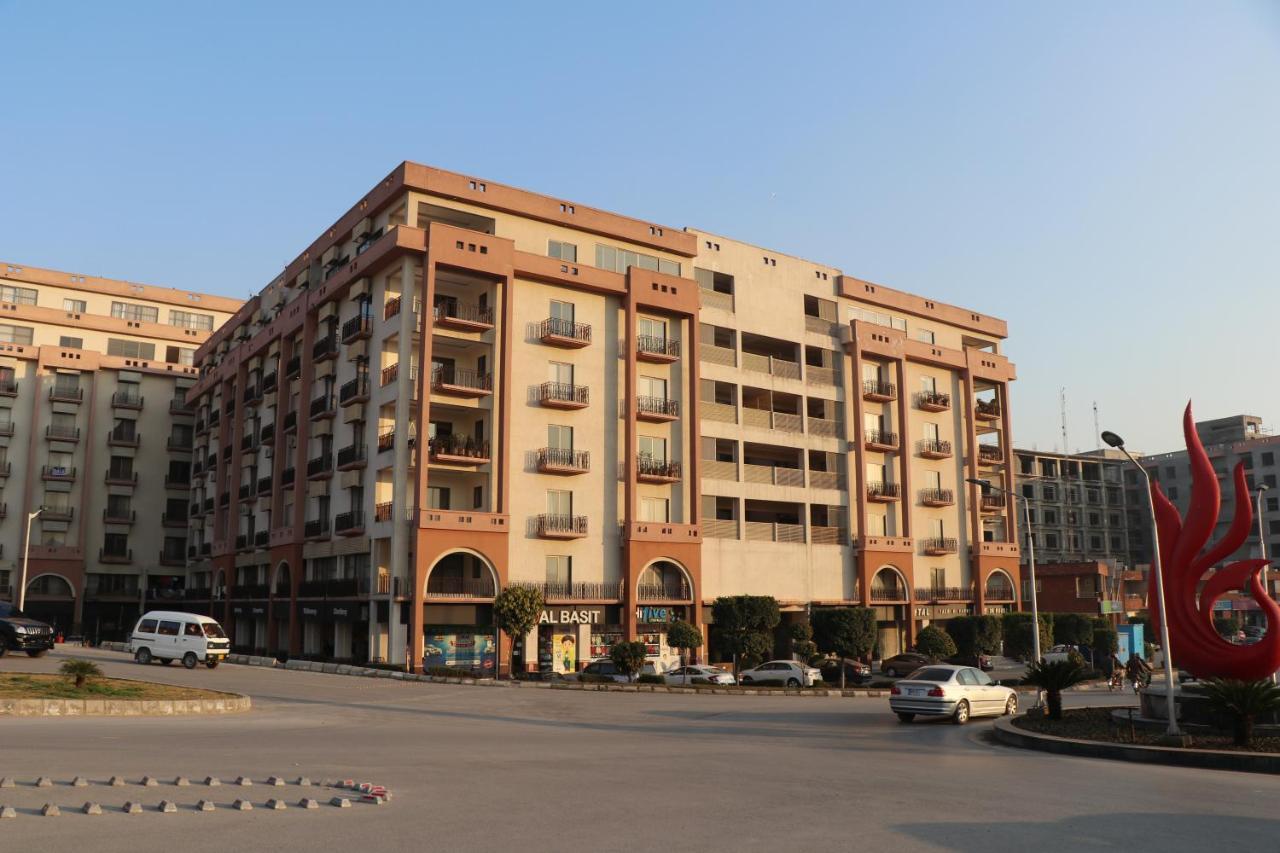 Luxurious Landing Apartments & Suites Bahria Town Rawalpindi Exterior photo